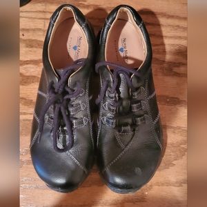 Nursemates leather shoes
